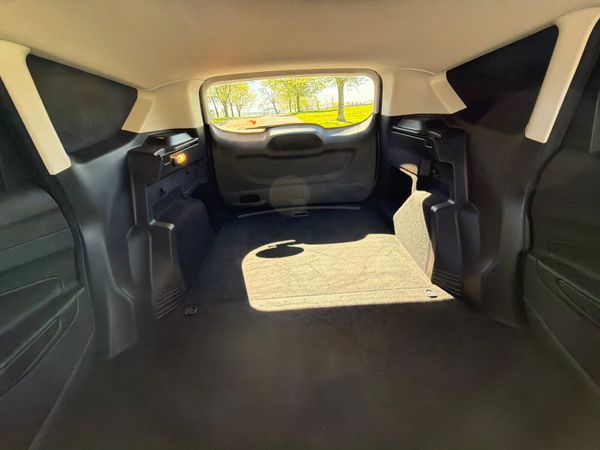 Ford Kuga 2019 commercial 2 seats 385845645