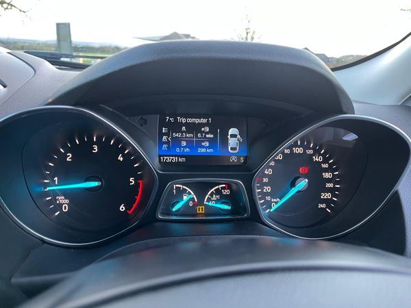 Ford Kuga 2019 commercial 2 seats 385847245