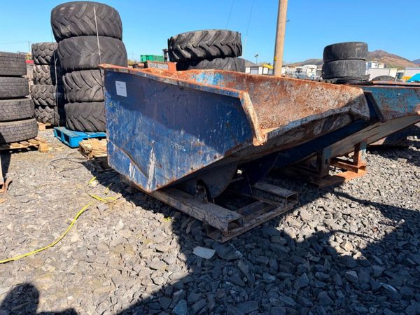 Tipping skip to suit forklift  missing handle 385851023