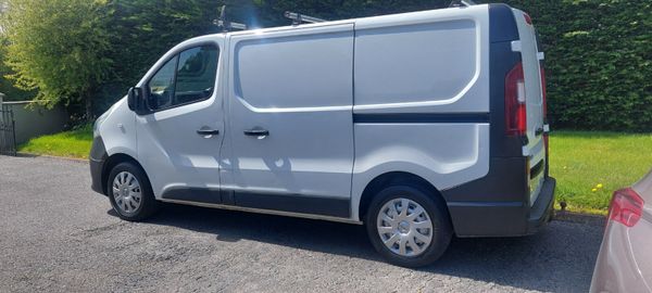 Nissan NV300 2019/Opel Vivaro 385860660