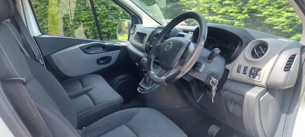 Nissan NV300 2019/Opel Vivaro 385860675