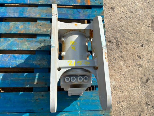 REVOLVING CYLINDER / TILTING HITCH MOTOR.. 385883499