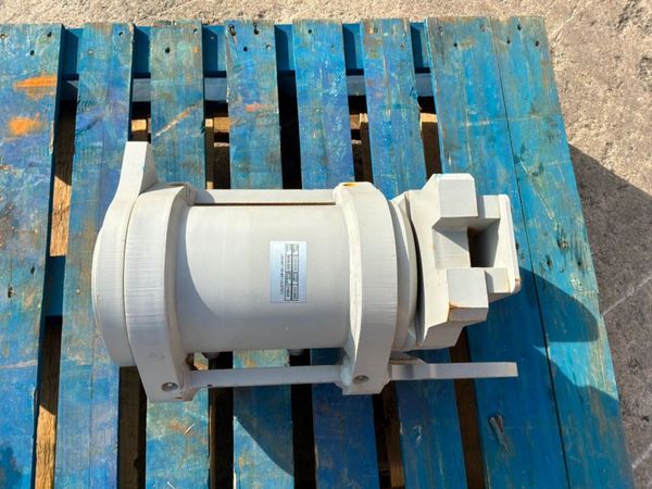 REVOLVING CYLINDER / TILTING HITCH MOTOR.. 385883402