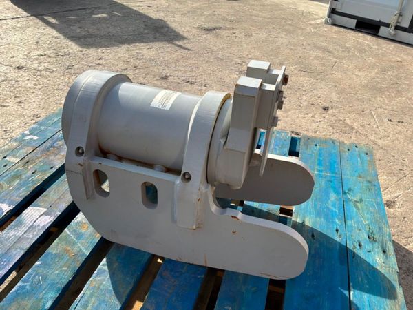 REVOLVING CYLINDER / TILTING HITCH MOTOR.. 385883431