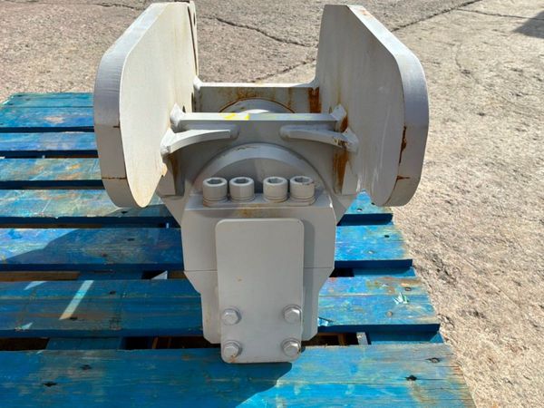 REVOLVING CYLINDER / TILTING HITCH MOTOR.. 385883522