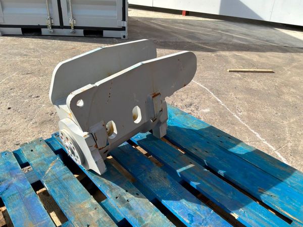 REVOLVING CYLINDER / TILTING HITCH MOTOR.. 385883604