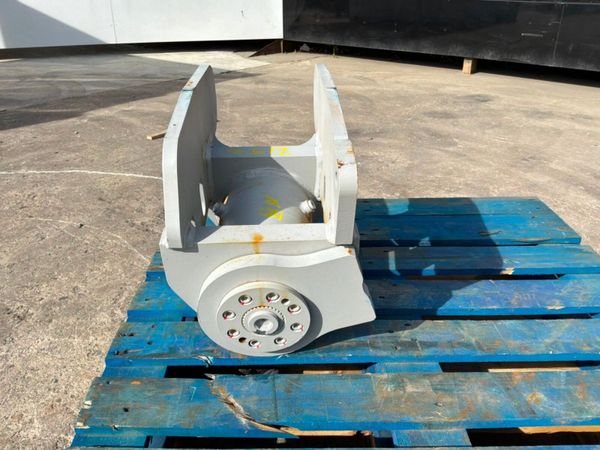 REVOLVING CYLINDER / TILTING HITCH MOTOR.. 385883637