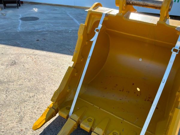 UNUSED 48" DIGGING BUCKET......80mm PINS....1994d 385883758