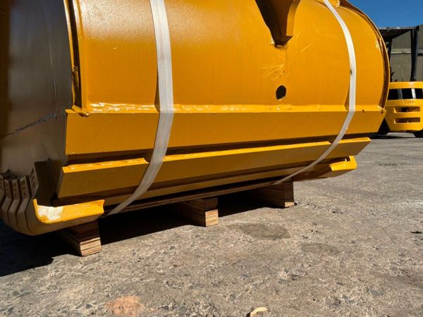 UNUSED 48" DIGGING BUCKET......80mm PINS....1994d 385883736