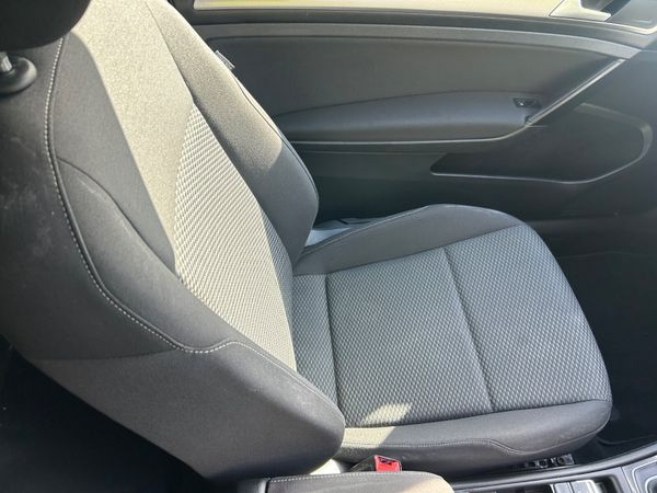 Volkswagen Golf 2018 VRT 01/27 385918220