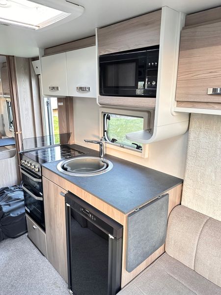 ✨STUNNING 2024 SWIFT SPRITE MAJOR 6 TD 6 BERTH ✨ 385923589