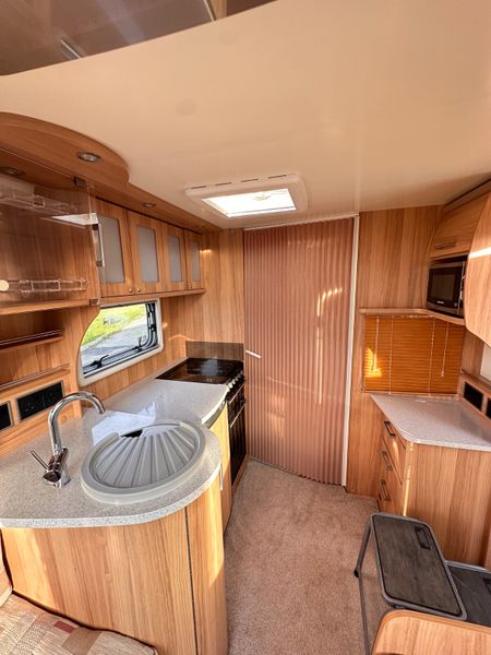 ✨STUNNING BAILEY UNICORN 4 BERTH FIXED BED✨ 385923522