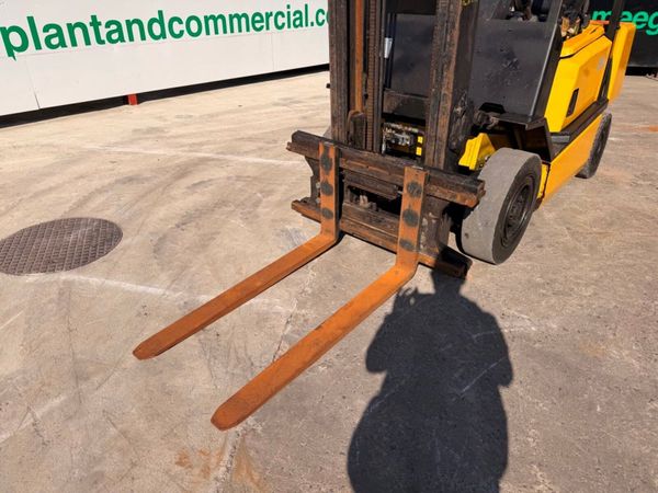 YALE 3 TON DIESEL FORKLIFT SIDE SHIFT. 385938150