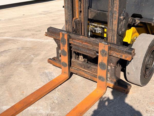 YALE 3 TON DIESEL FORKLIFT SIDE SHIFT. 385938151