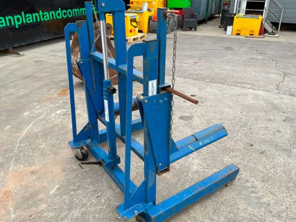 HYDRAULIC WHEEL LIFTING TROLLEY.......1441T 386062164