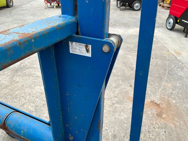 HYDRAULIC WHEEL LIFTING TROLLEY.......1441T 386062166