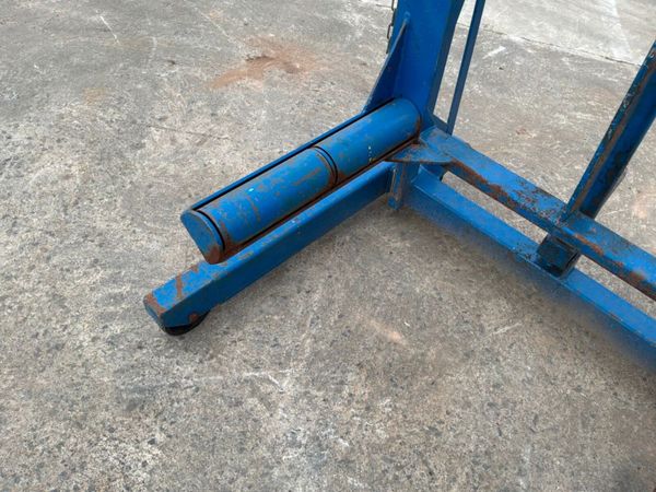 HYDRAULIC WHEEL LIFTING TROLLEY.......1441T 386062171
