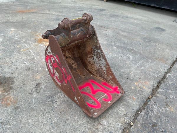 18" JCB 3CX DIGGING BUCKET45mm PINS......034. 386062207