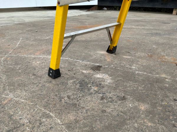 PLATFORM / PODIUM LADDER LADDERS...........1442t 386071460