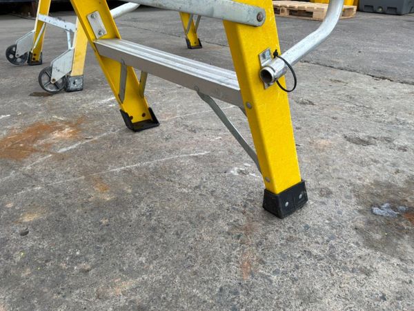 PLATFORM / PODIUM LADDER LADDERS...........1442t 386071461