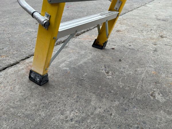 PLATFORM / PODIUM LADDER LADDERS...........1442t 386071471