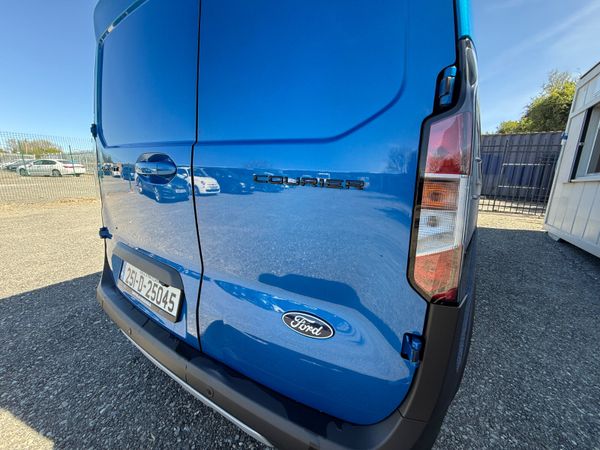 Ford Courier 2025 386072881