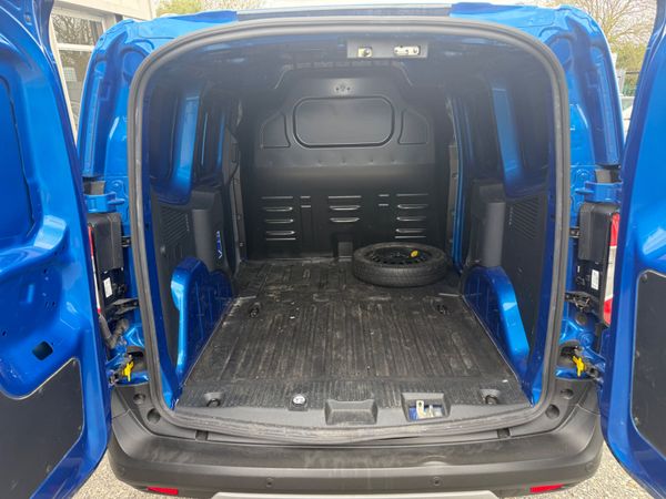 Ford Courier 2025 386072895