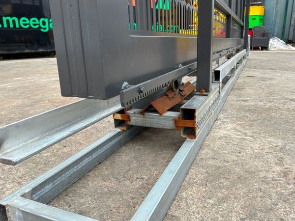 16ft REMOTE CONTROL SLIDING GATE........2740d. 386077556