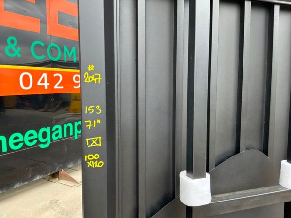 26ft DOUBLE ENTRY REMOTE SLIDING GATE....2047 386077592