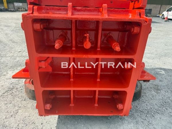 Sandvik QJ241 Static Jaw Crusher -1000×650 – Extec 386079498