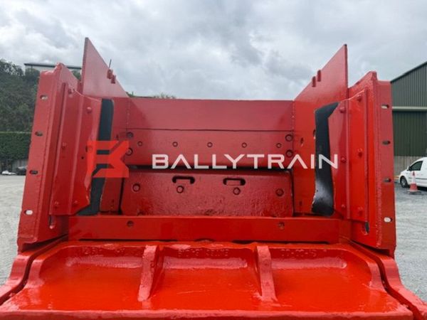Sandvik QJ241 Static Jaw Crusher -1000×650 – Extec 386079521