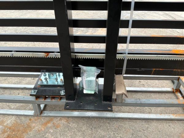 20ft CANTILEVER ELECTRIC SLIDING GATE........2030. 386087600