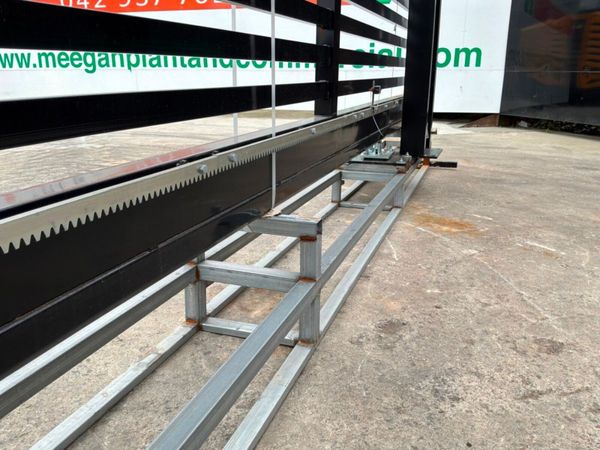 20ft CANTILEVER ELECTRIC SLIDING GATE........2030. 386087601