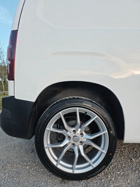 Peugeot Partner 2018 386150703