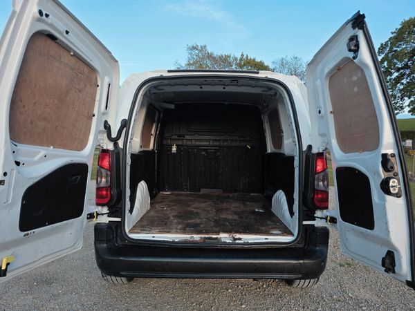 Peugeot Partner 2018 386150719