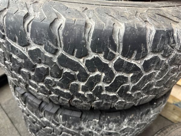 VW ALLOYS + TYRES CAME OFF AMAROK 386156494