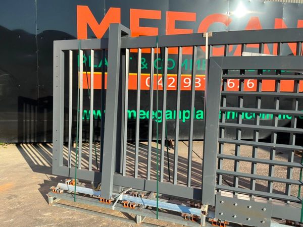 20ft REMOTE ELECTRIC SLIDING GATE.2775d. 386156771
