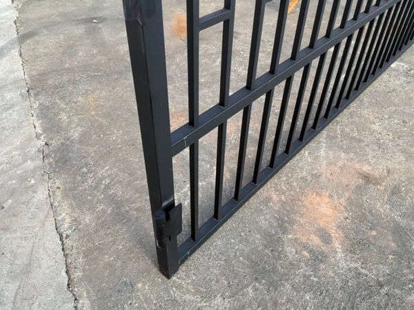 20ft DECORATIVE ENTRANCE GATES......2128d. 386162669