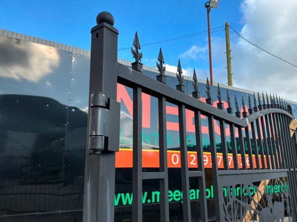 20ft DECORATIVE ENTRANCE GATES......2128d. 386162671