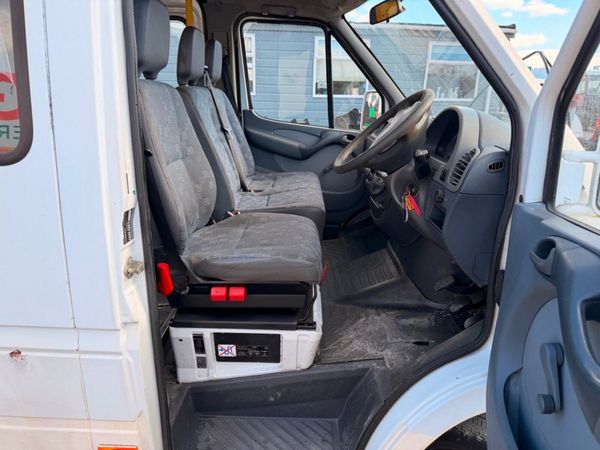 2006 MERCEDES SPRINTER MINI BUS ...17 SEATS. 386162616