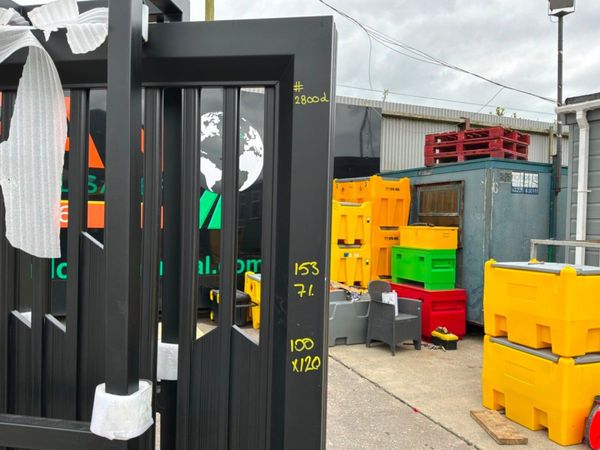 26ft TWIN ENTRY ELECTRIC SLIDING GATE.......2800d. 386106338