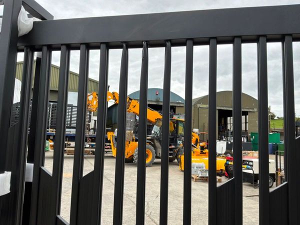 26ft TWIN ENTRY ELECTRIC SLIDING GATE.......2800d. 386106725