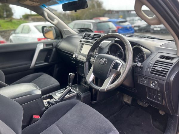 Toyota Land Cruiser LWB 386249349