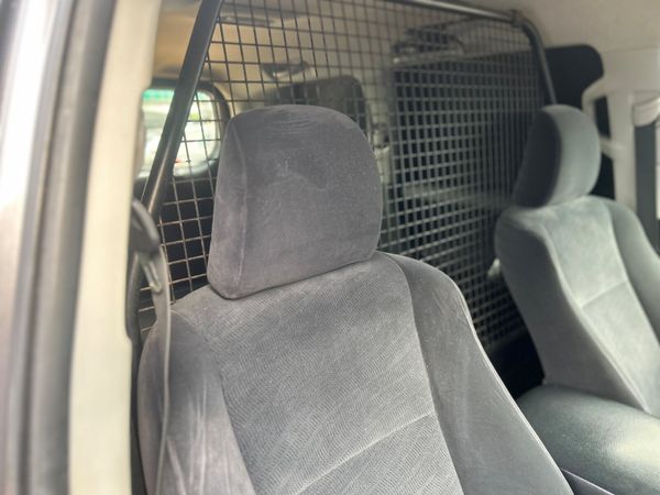 Toyota Land Cruiser LWB 386249356