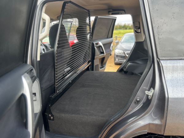 Toyota Land Cruiser LWB 386249359