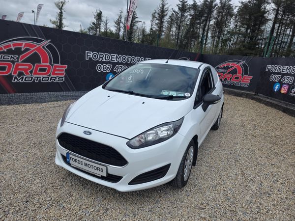 Ford Fiesta Van 2016 386254437