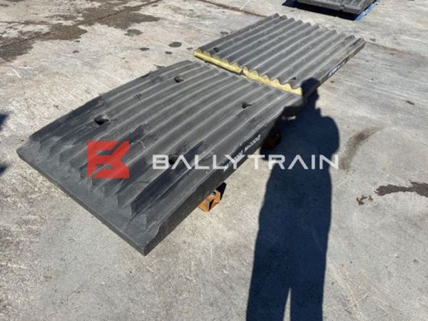 Sandvik QJ341 Jaw Plates -Extec C12  Sandvik QJ340 386273257