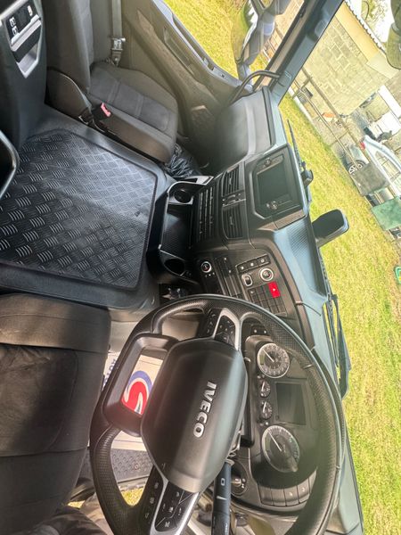 2023 Iveco S-Way 420 – High Roof – Automatic 386279385