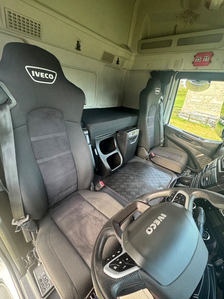 2023 Iveco S-Way 420 – High Roof – Automatic 386279389