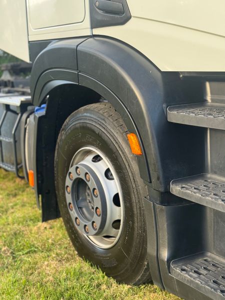 2023 Iveco S-Way 420 – High Roof – Automatic 386279391